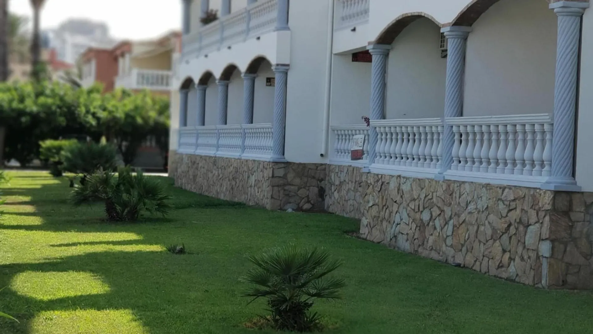 Vista Bahia 13 - Apartamento En Primera Linea De Mar A Pocos Metros Del Centro De Empuriabrava Con Aparcamiento. - Es-228-186